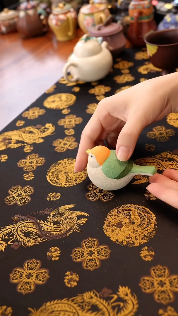 茶壶紫砂白段泥喜鹊 瘦鸟