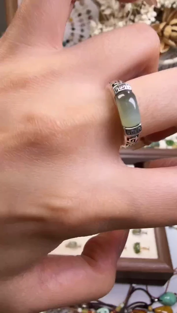 水晶摆件未镶嵌戒指