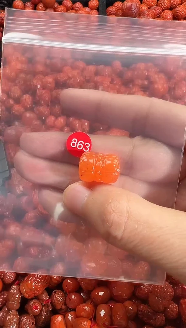 颈饰未镶嵌南红玛瑙1