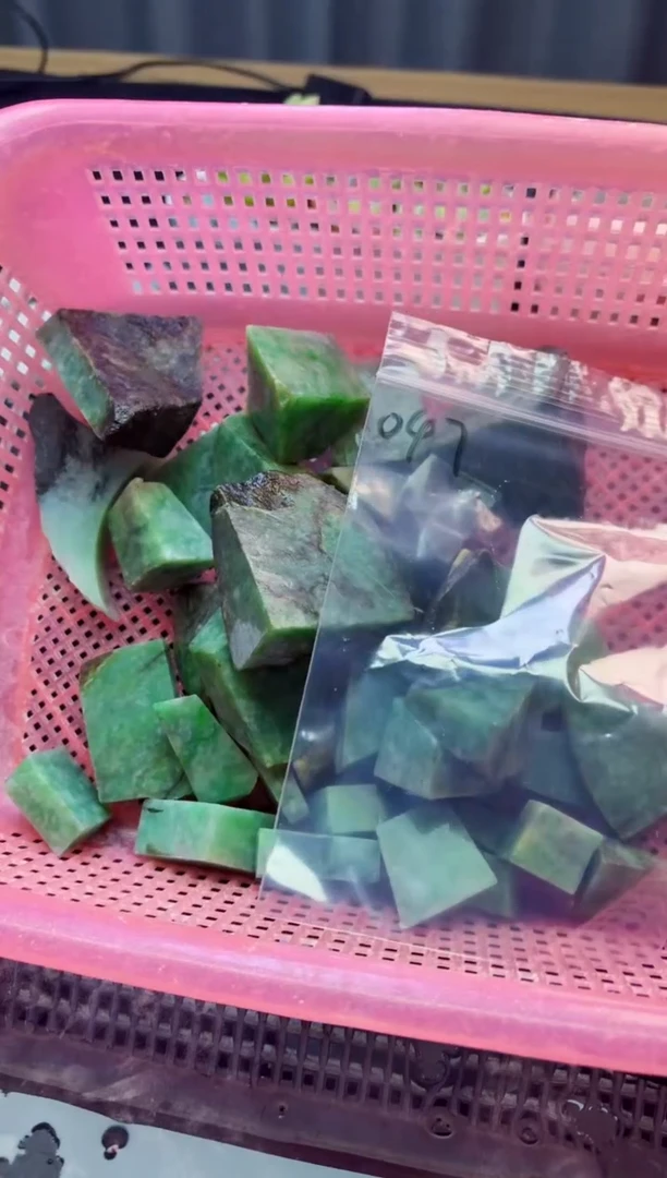 翡翠未镶嵌颈饰不**啦047天然缅甸A货翡翠