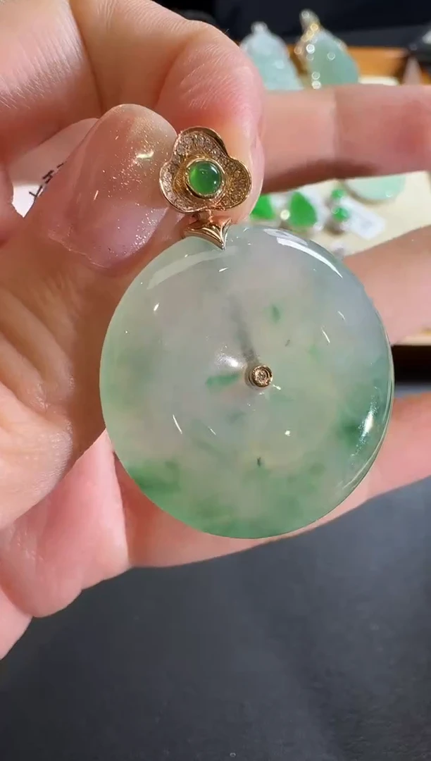 【闪购商品】翡翠吊坠(不含链)18K金镶嵌【源头工厂】钻石镶嵌
