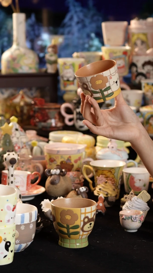 摆件陶景德镇釉下彩手绘设计师款陶瓷