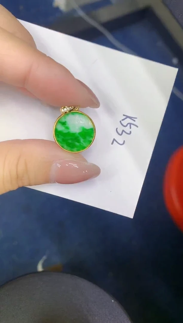 颈饰未镶嵌翡翠缅甸天然翡翠A货