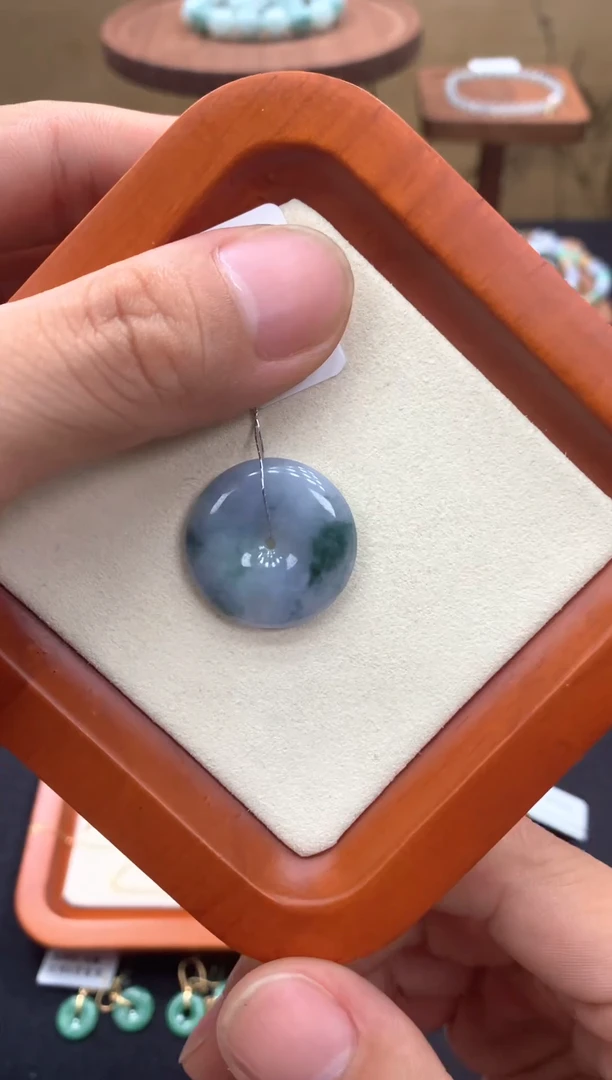 翡翠未镶嵌吊坠(不含链)平安扣
