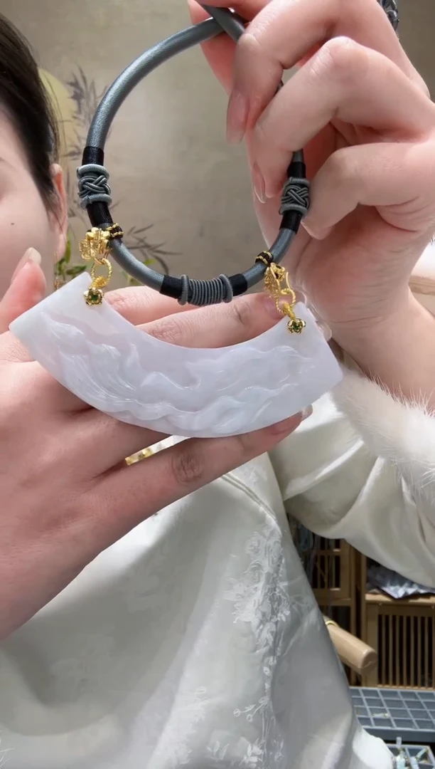 【闪购商品】翡翠颈饰未镶嵌吊坠