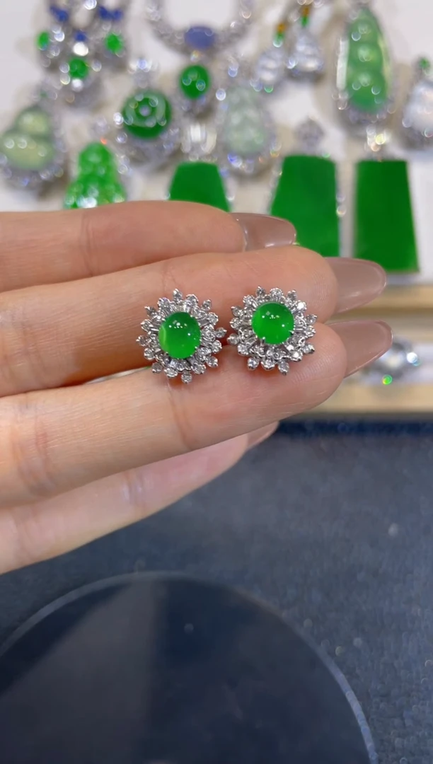 颈饰18K金镶嵌翡翠团购5