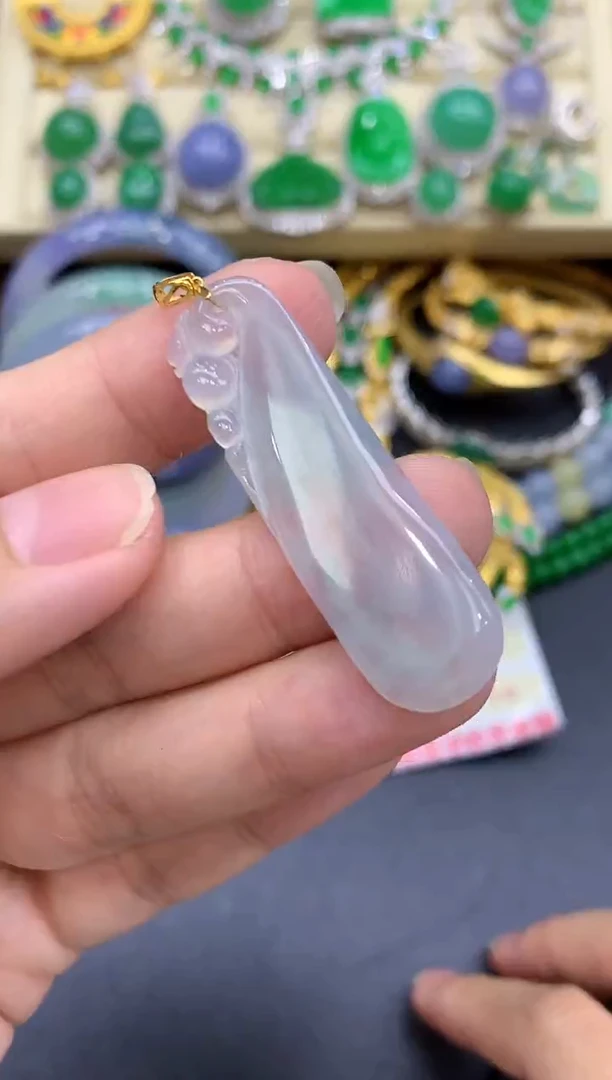 颈饰18K金镶嵌翡翠320-中国好珍宝