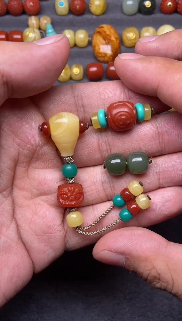 蜜蜡未镶嵌珠宝奇石