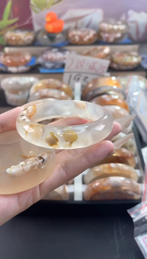 未镶嵌手镯石英质玉59