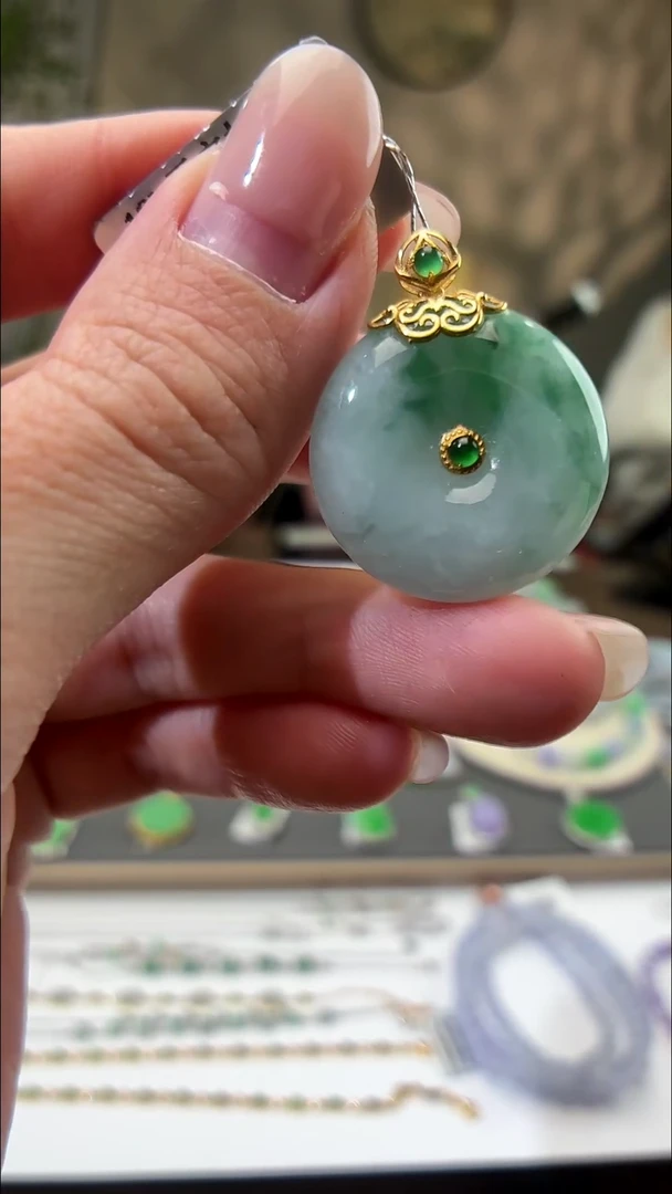 吊坠(不含链)18K金镶嵌翡翠平安扣