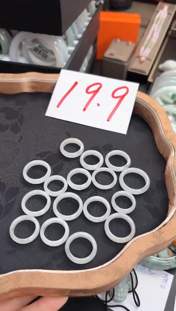 翡翠戒指未镶嵌翡翠戒圈（多样性发其一）