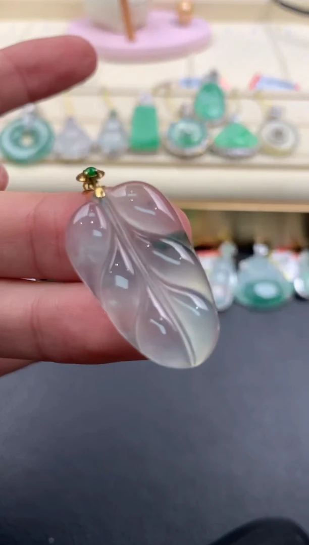 【闪购商品】翡翠颈饰18K金镶嵌A856