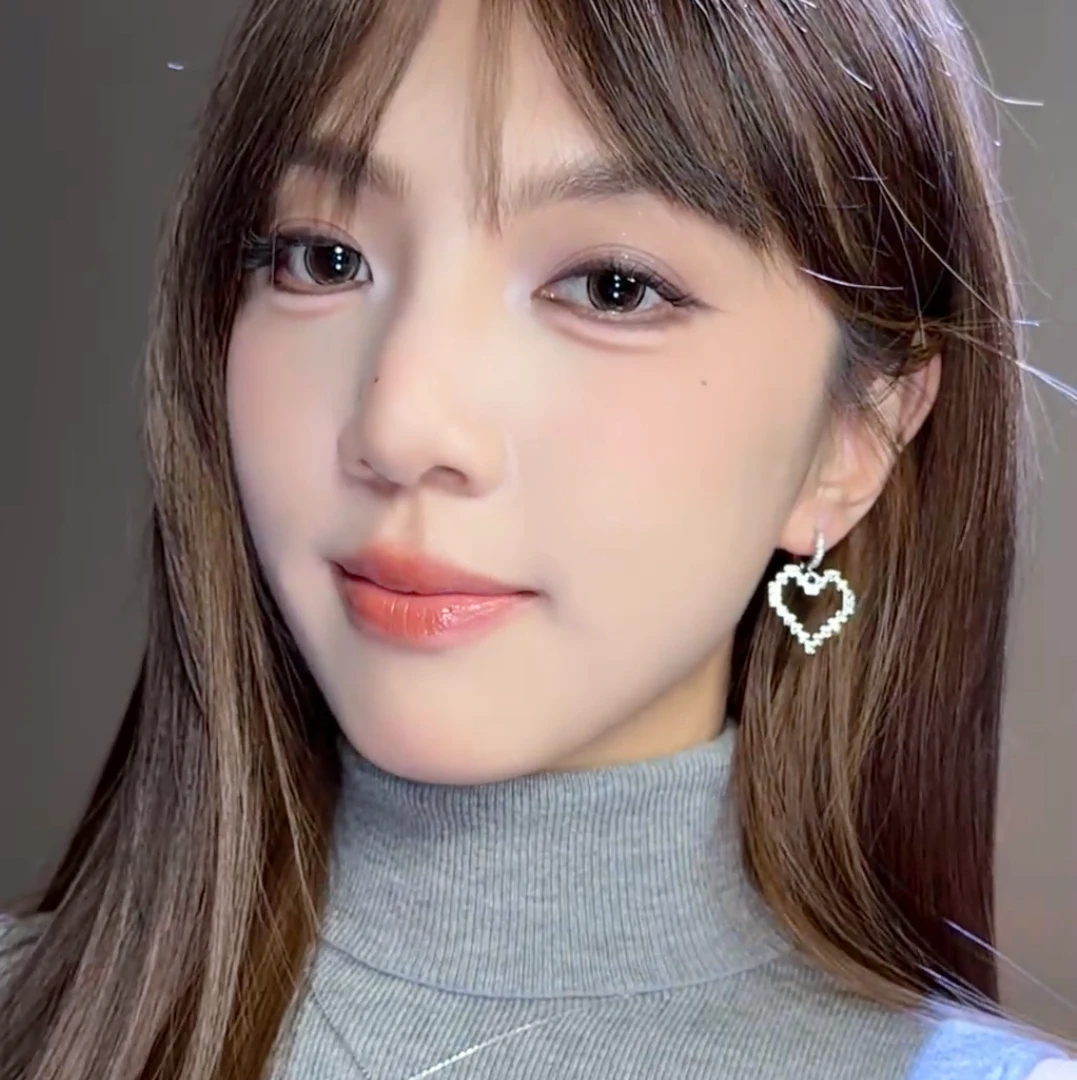 合金锆石耳饰 简约百搭满钻爱心耳钉女士高级小众设计气质耳环