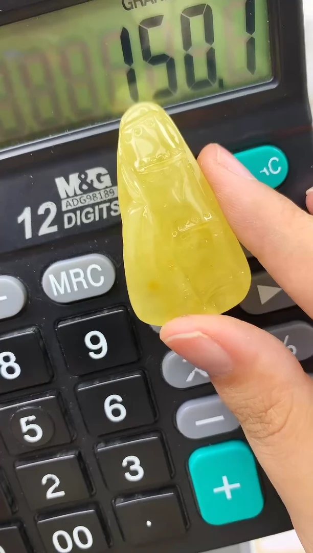 未镶嵌琥珀珠宝奇石170