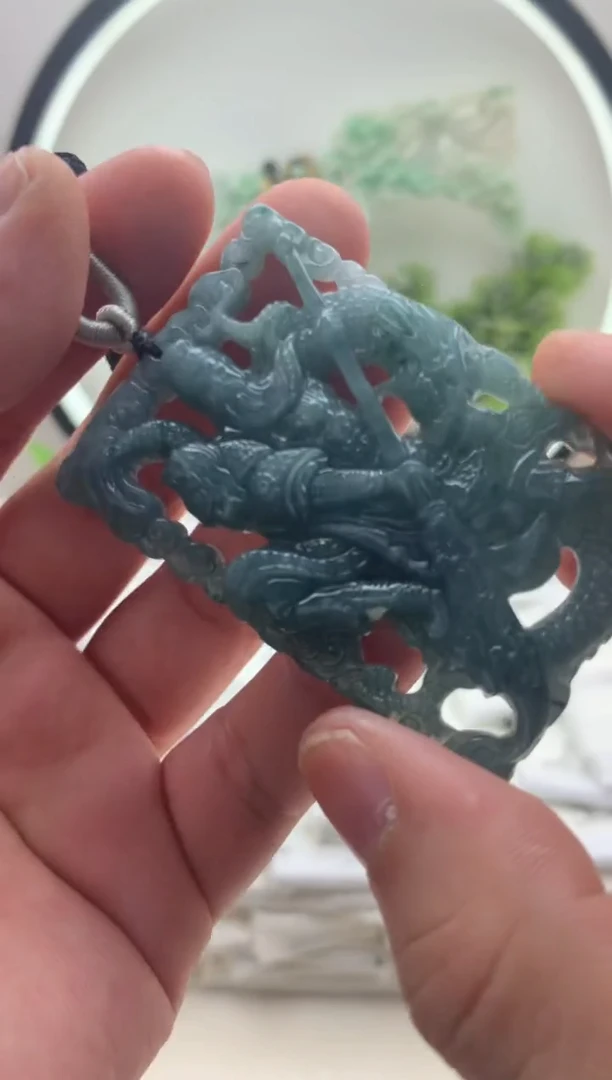 颈饰未镶嵌翡翠关公