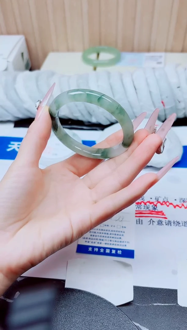 未镶嵌手镯石英质玉180/54