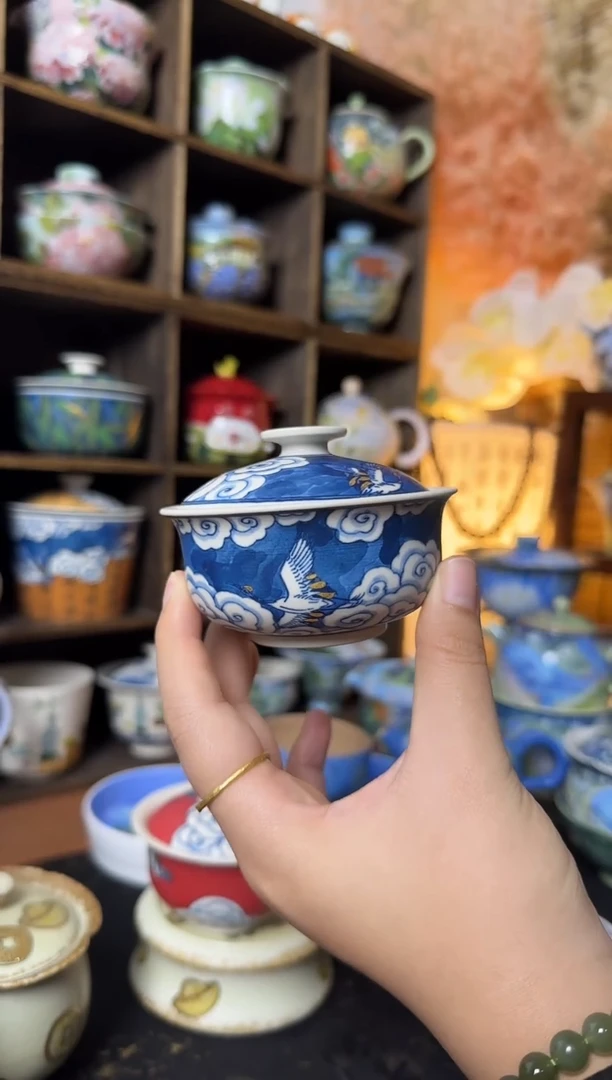 虎城蓝色仙鹤盖碗