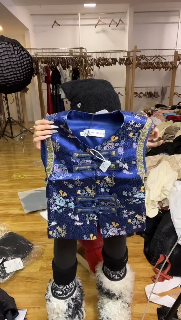 M码     110斤  马甲