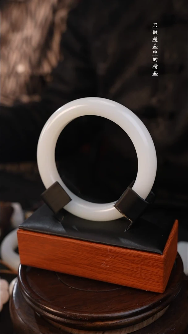 【闪购商品】和田玉手镯未镶嵌羊脂白玉手镯58圈口