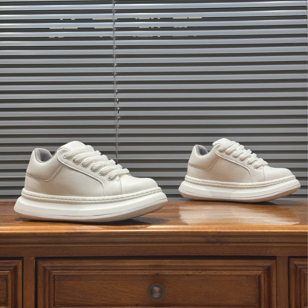 2025春季新款时尚百搭潮流轻奢高端舒适系带休闲男鞋（偏大一码）