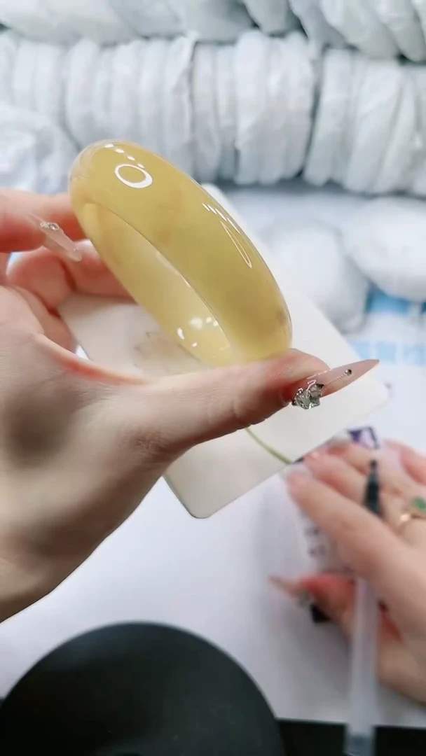 【闪购商品】石英质玉手镯未镶嵌多样性发货V414