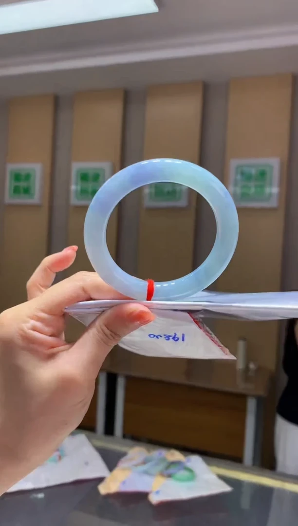 翡翠手镯未镶嵌-Q186 圈口56.7