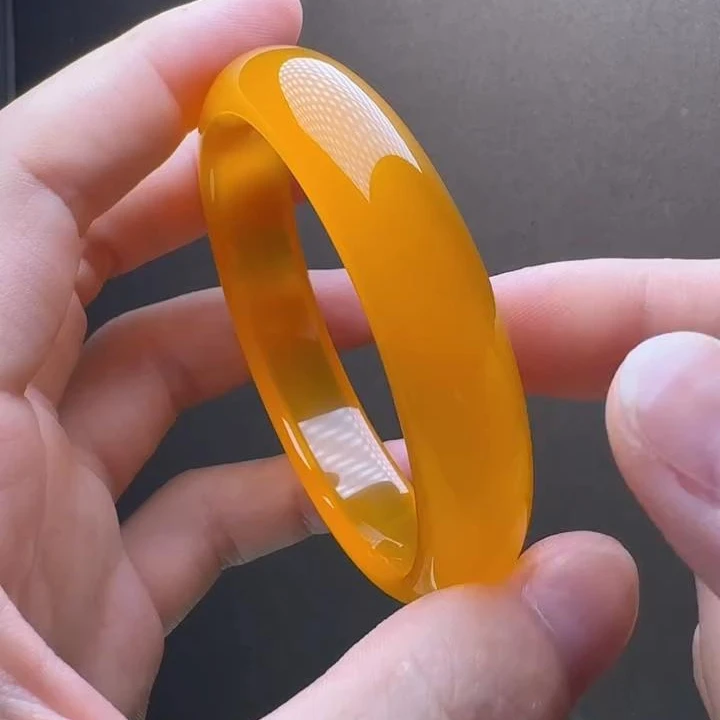 S8078【福嘟嘟珠宝】牛黄宝黄玛瑙手镯-送礼佳品