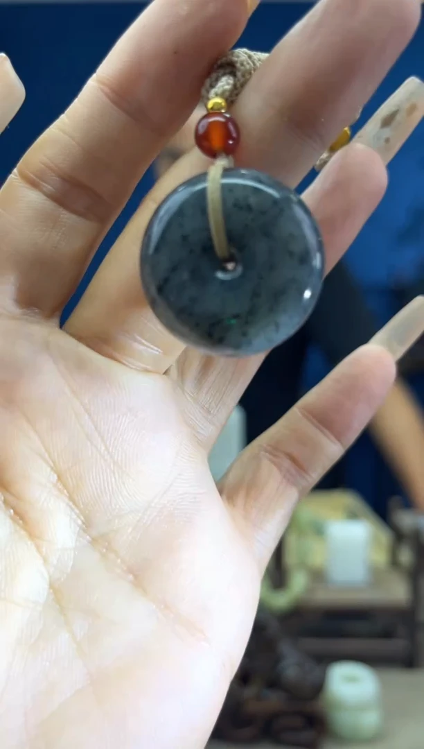 和田玉未镶嵌颈饰1