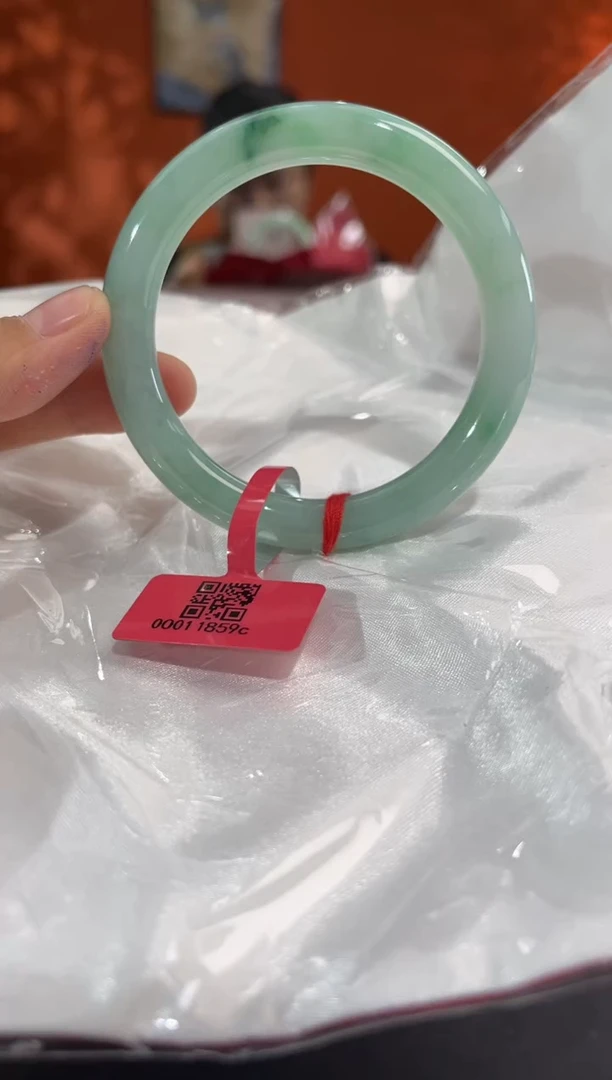 未镶嵌手镯翡翠柳*胖翡翠手镯