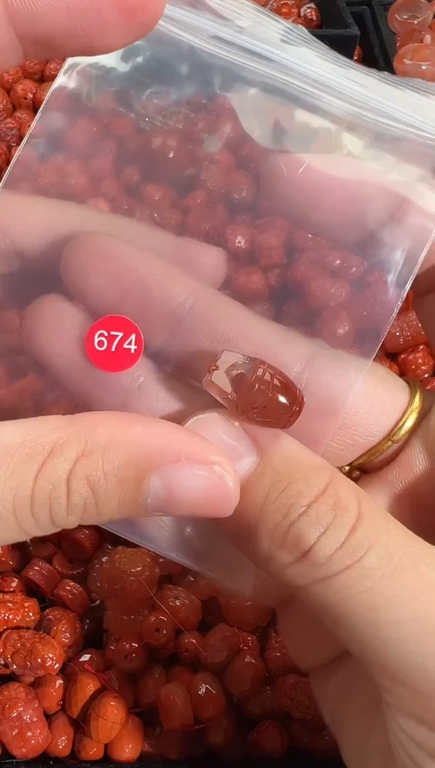 颈饰未镶嵌南红玛瑙1