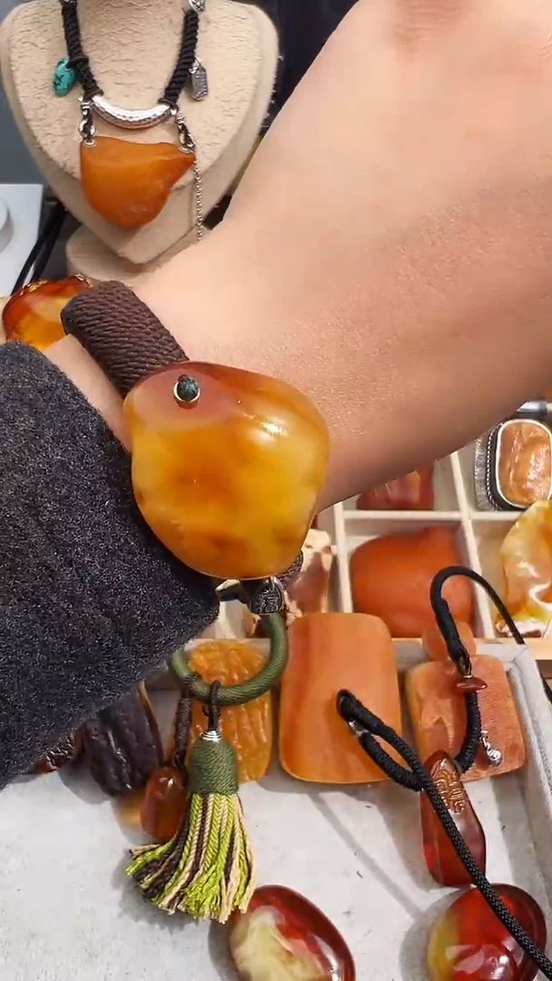 【闪购商品】蜜蜡裸石未镶嵌似玉
