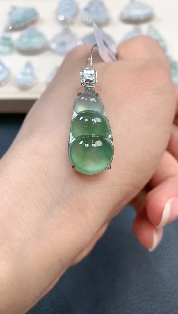 【闪购商品】翡翠吊坠(不含链)18K金镶嵌n10