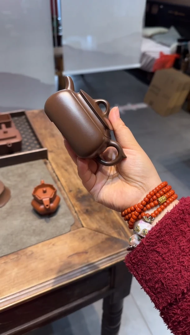 茶壶紫砂锈*钉长四方 紫砂壶