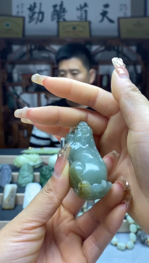 未镶嵌和田玉挂件貔貅