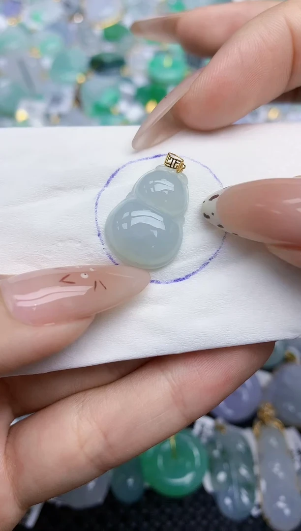 翡翠18K金镶嵌颈饰   天然翡翠A货