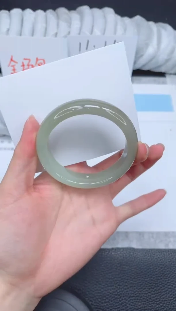 未镶嵌手镯石英质玉A8-52.5