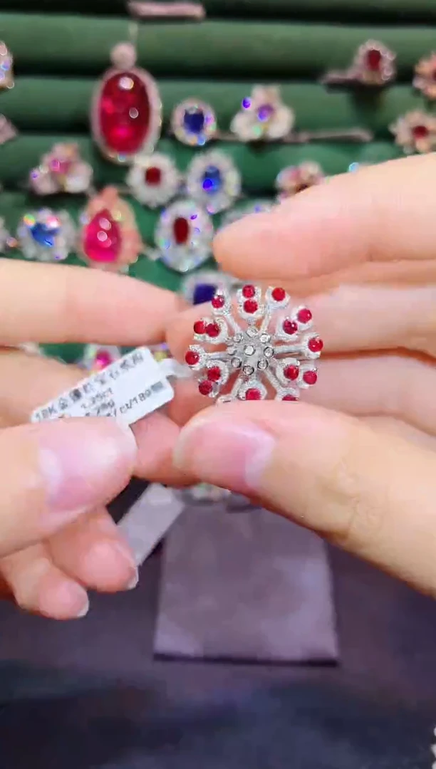 18K金镶嵌戒指红宝石1.25克拉特价