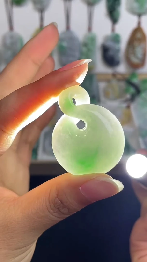 颈饰未镶嵌翡翠1