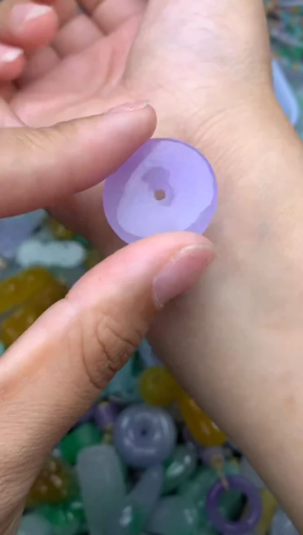 颈饰未镶嵌翡翠天然缅甸翡翠吊坠