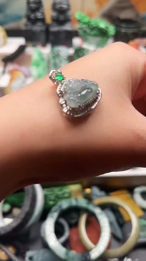 颈饰未镶嵌翡翠天然A货翡翠