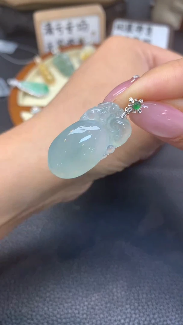 18K金镶嵌定制翡翠A136