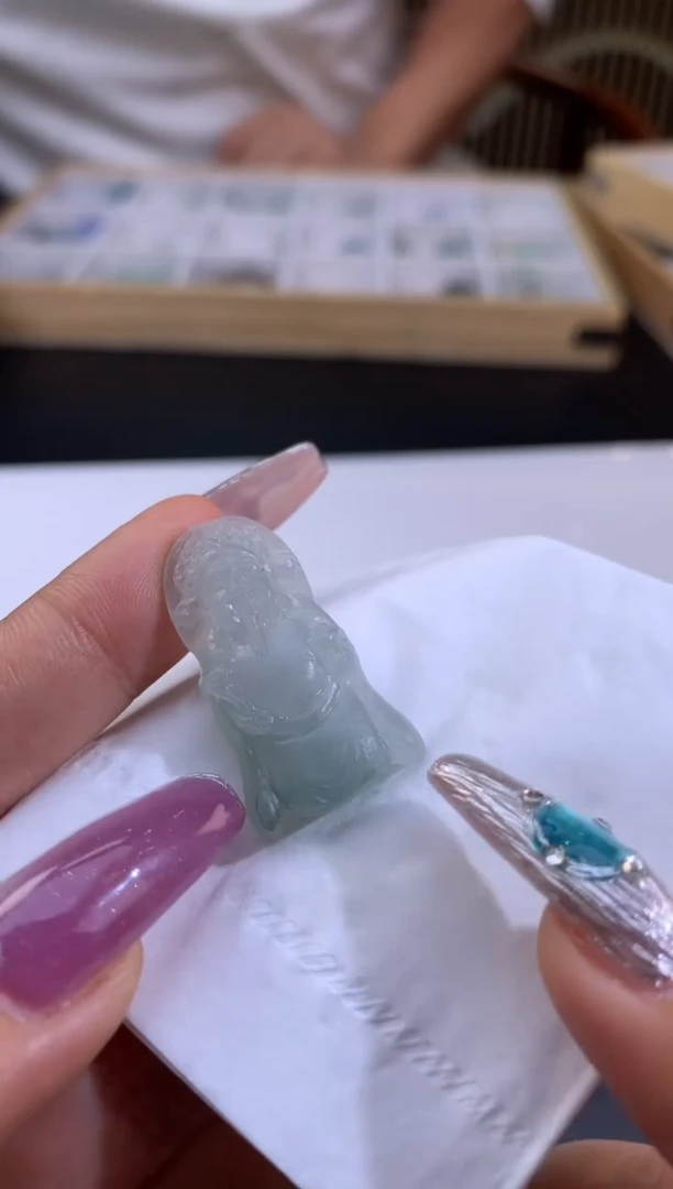 未镶嵌定制翡翠有*辣翡翠