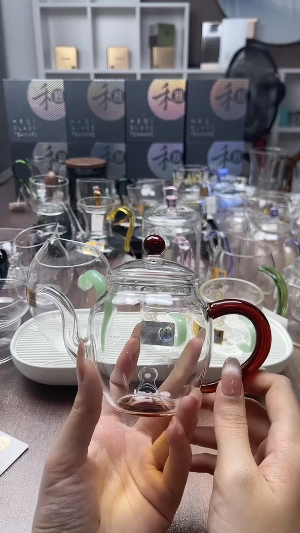 禾器美人肩壶琥珀色