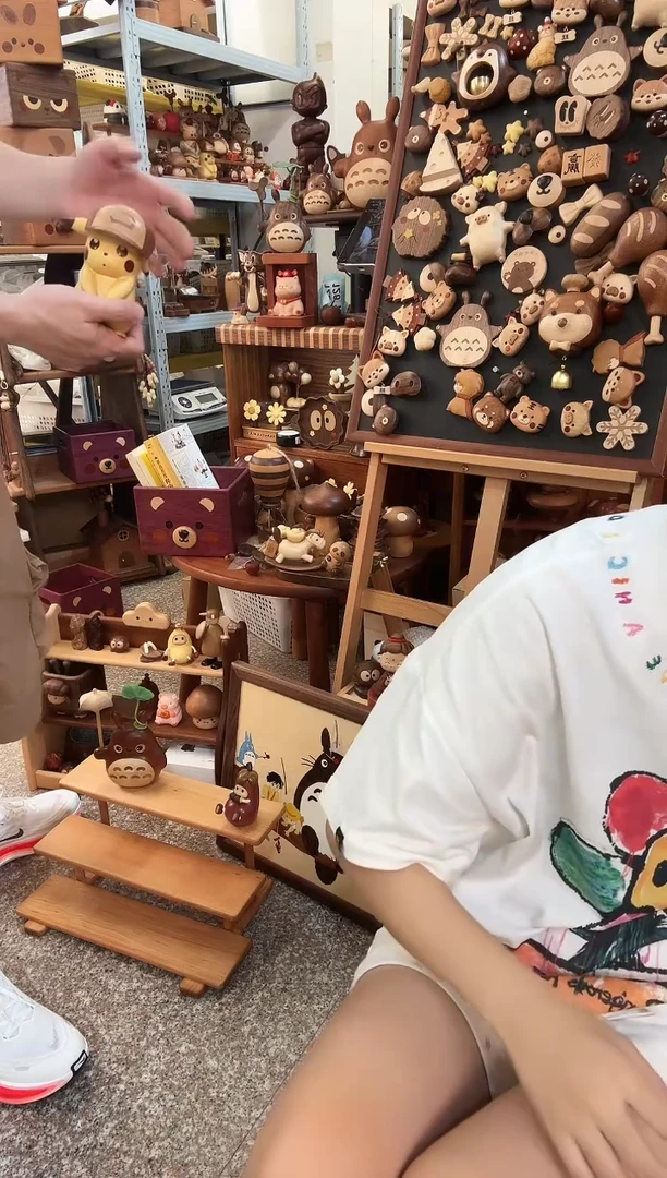 木瑕疵皮卡丘摆件