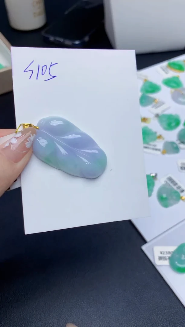 翡翠18K金镶嵌颈饰11111111