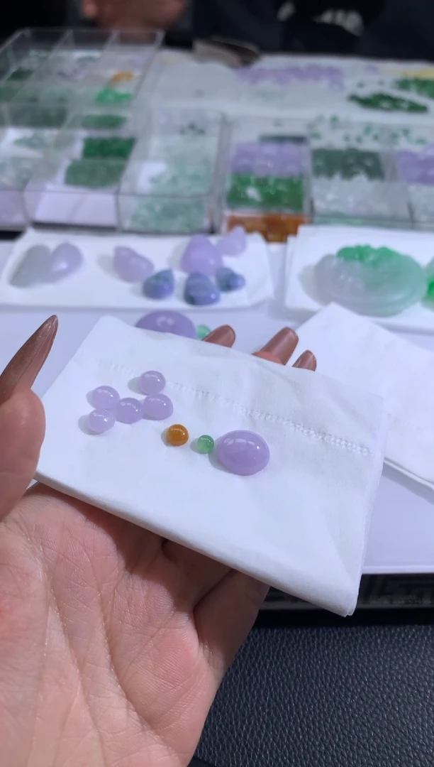 【闪购商品】定制翡翠未镶嵌翡翠