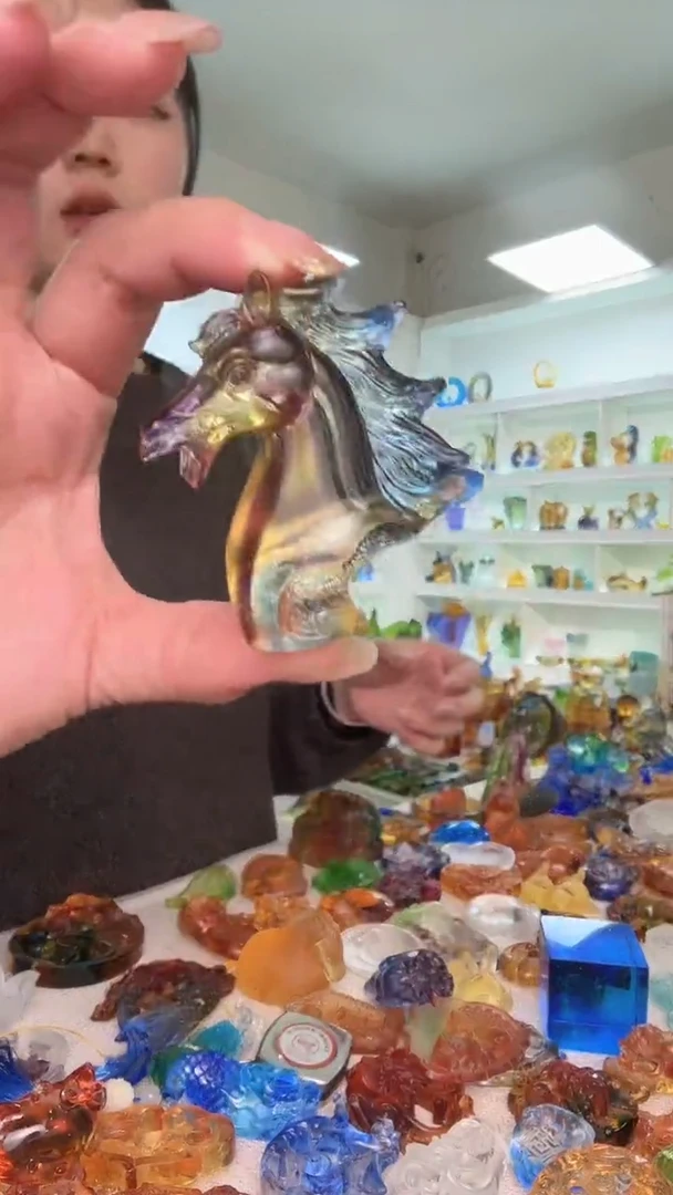 手工艺品琉璃马首