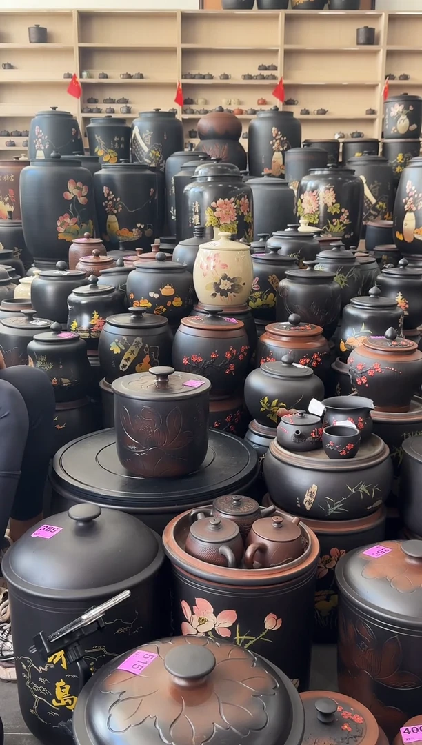 罐瑕疵茶叶罐  小五饼荷花   511