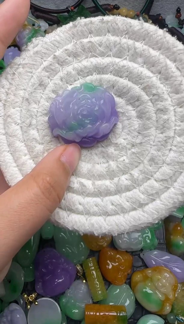 颈饰未镶嵌翡翠缅甸翡翠吊坠