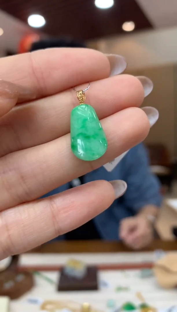 吊坠(不含链)18K金镶嵌翡翠无事牌